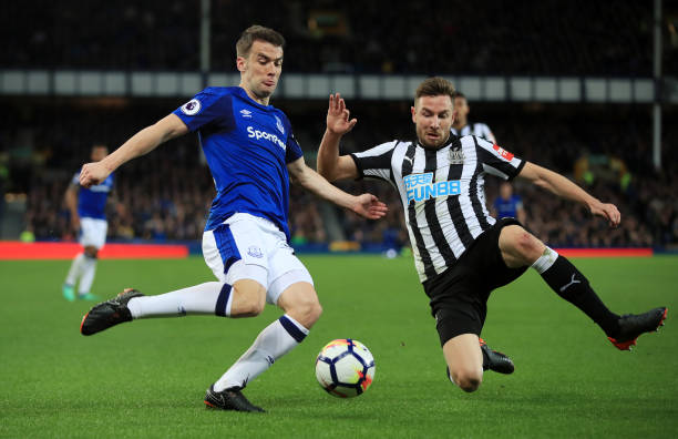 英超賽場上 英超賽場上